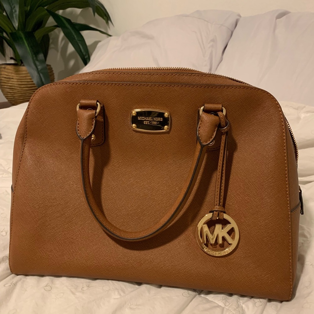 Michael Kors: SAFFIANO Leather LARGE Satchel bag✨